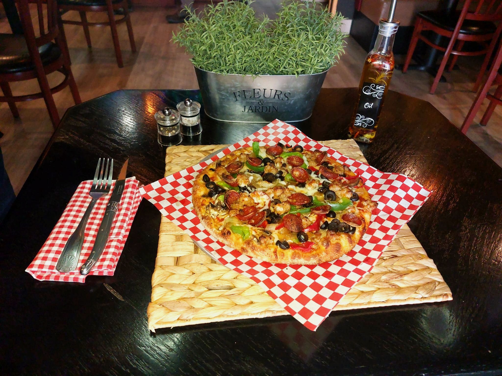 Fresh pizza served at Marsigliano's